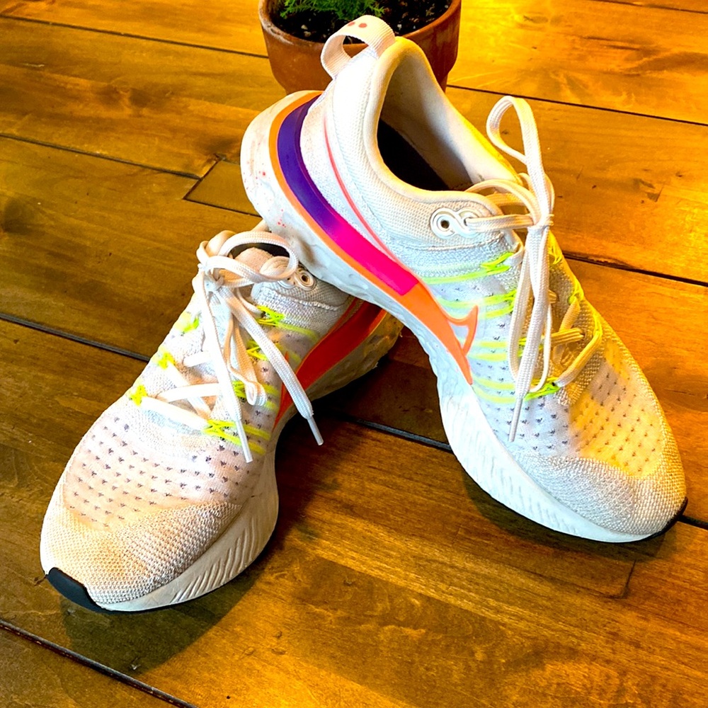 Nike React infinity run shoes women’s size 8.5 multi color